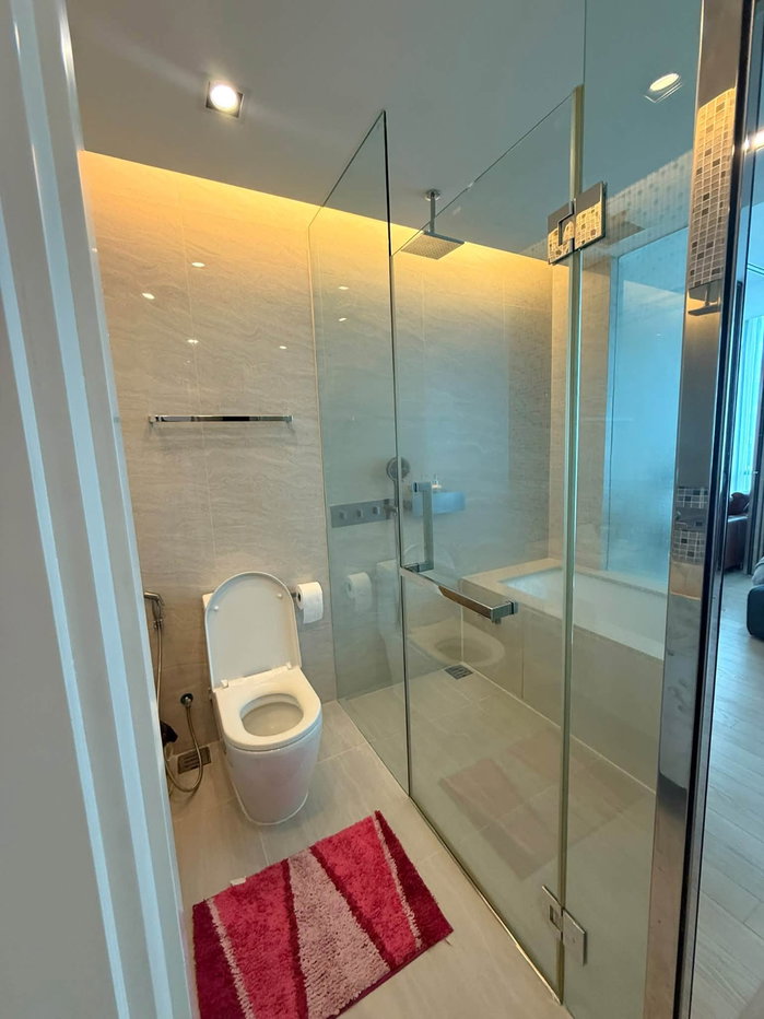 รูป ยูนิตมุม rare item ใจกลางอโศก! ขาย The Room สุขุมวิท 21 ห้องมุม 52 ตร.ม. ชั้น 18 มีอ่างอาบน้ำ ติด รร.วัฒนาฯ ตรงข้าม GMM - รูปที่ 8/13