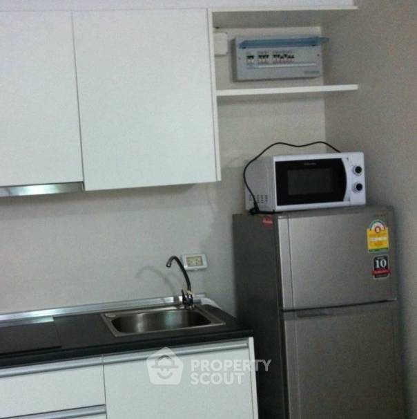 picture 100m From BTS Asoke | 1-BR Condo At Le Cote Sukhumvit 14 (ID 3302359) - 2/4