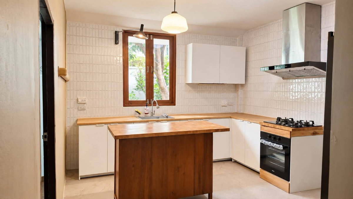 รูป LTH16182 - Pet Friendly House for Rent Sukhumvit 22 | 200 sq.m. | 2 Beds + 1 Flexible Room | 3 Baths | 2 Parking | 150K - รูปที่ 4/8