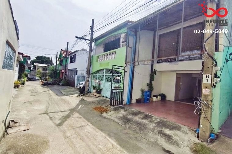 1-bed townhouse for sale, 14 sq wah, Phong Phet Pattana