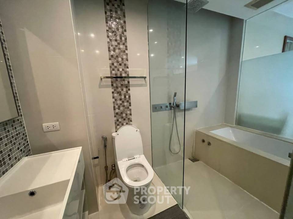 picture 1-BR Condo at The Room Sukhumvit 21 near MRT Sukhumvit (ID 2725317) - 11/11