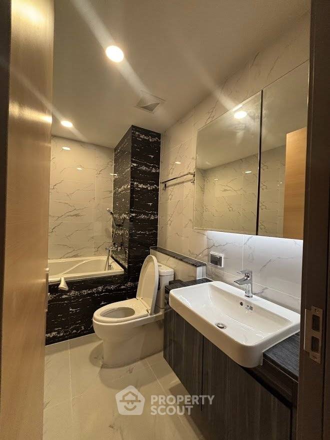 picture 2-BR Condo at Duplex close to Phratamnak (ID 3308627) - 13/13