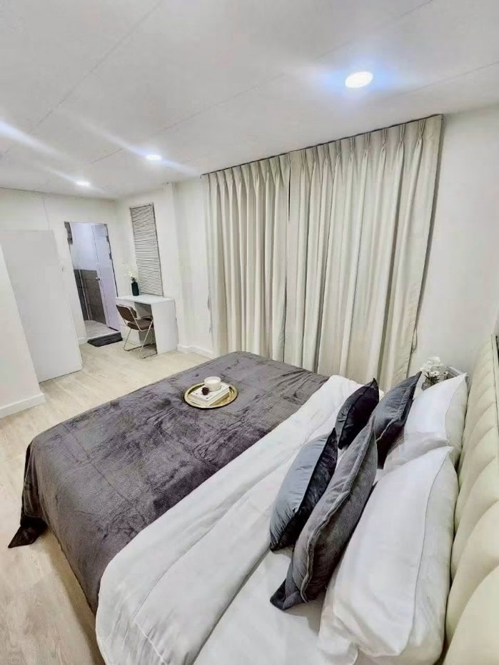 รูป 🏡✨ บ้านเดี่ยวห้วยขวาง–สุทธิสาร ให้เช่า พร้อมเฟอร์
📌 80,000บาท | Huai Khwang – Sutthisan
📍 ทำเลใกล้ CBD รัชดา เดินทางสะดวก ใกล้ MRT - รูปที่ 6/8