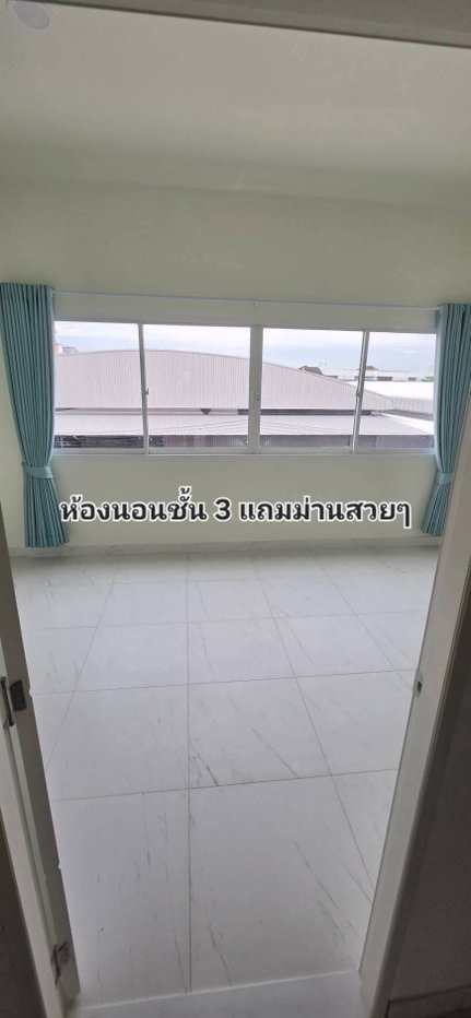 รูป รีโนเวทใหม่ทั้งหลัง! ทาวน์โฮม 3 ชั้น 4 ห้องนอน ใกล้ MRT สายสีชมพู พร้อมเข้าอยู่ - รูปที่ 3/14