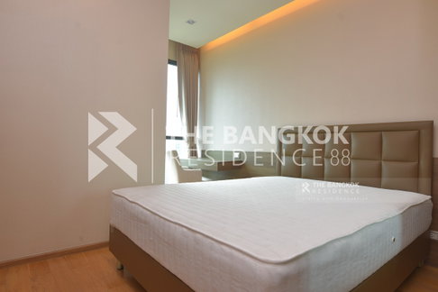 Easy Start with a City Dweller Lifestyle The Address Sathorn 12 near BTS Saint Louis