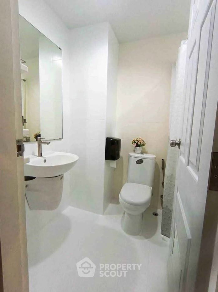 picture 1-BR For Sale At Double U Condominium, Lat Phrao (ID 3201973) - 11/15