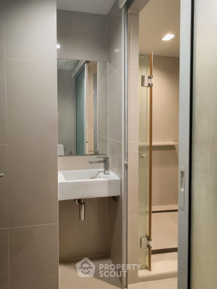 รูป คอนโด 1-ห้องนอน ที่ ริธึ่ม สาทร ใกล้ BTS สะพานตากสิน (ID 2911995) - รูปที่ 9/18