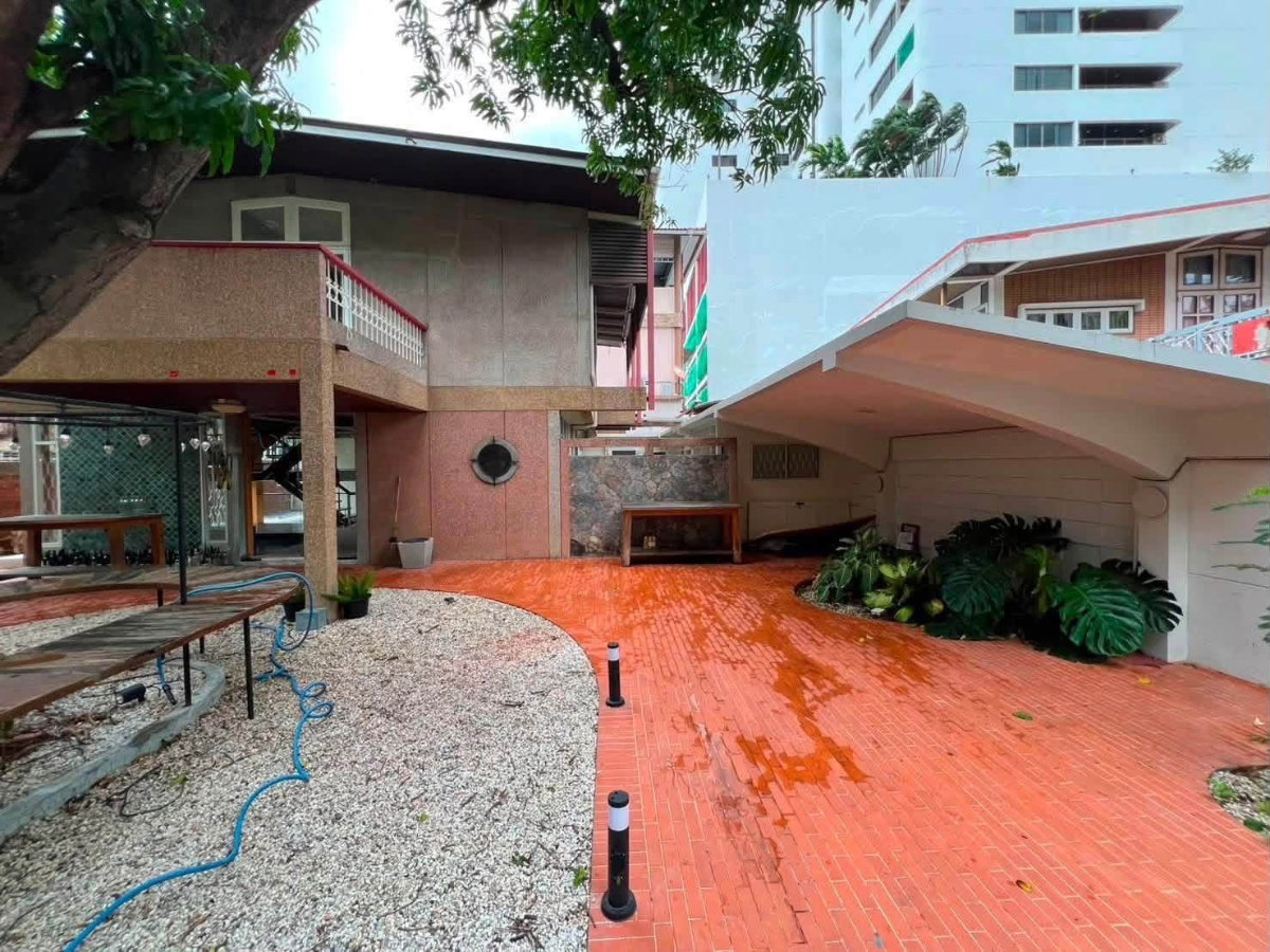 รูป ✨ บ้านสวนให้เช่า ใจกลางเอกมัย12 เพียง 350เมตร ถึง ดองกิมอลล์ทองหล่อ สามารถเปิดร้านหรือทำคาเฟ่ได้ ✨ - รูปที่ 2/8