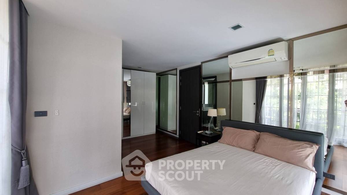 picture 4-BR Townhouse at Quarter 31 near MRT Phetchaburi (ID 3307240) - 11/23