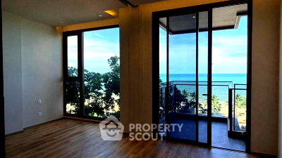 Condos for sale : Great Value 1-BR Condo For Sale At AROM WONGAMAT, Na Kluea (ID 3304126)