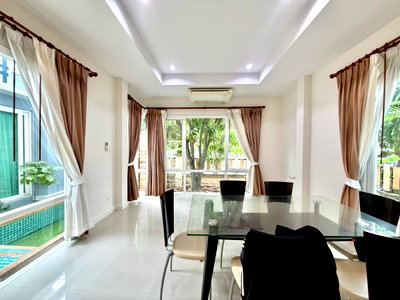 เช่าบ้านเดี่ยว ชลบุรี : For Rent : หมู่บ้าน คาซาลูน่า บ้านใกล้ชายหาด 3 ห้องนอน 3 ห้องน้ำ :  พร้อมเข้าอยู่ มีชายหาดส่วนตัว