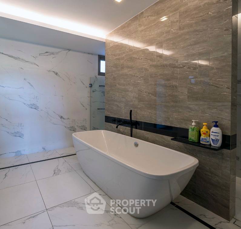 picture 2-BR Condo at 333 Riverside near MRT Bang Pho (ID 3309313) - 3/6