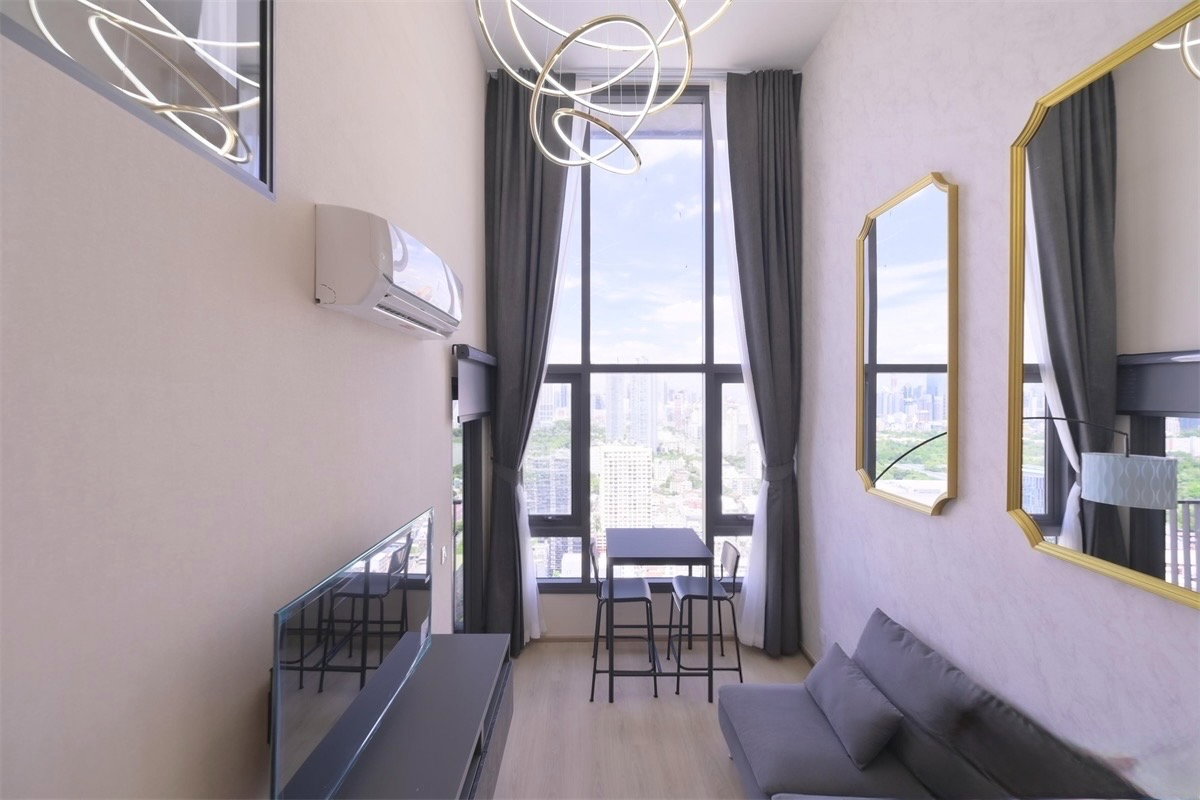 รูป Condo ย่านพระราม 4 เชื่อมอโศก | ห้องใหม่ | ชั้นสูง | วิวสูง | เงียบสงบ - รูปที่ 2/13