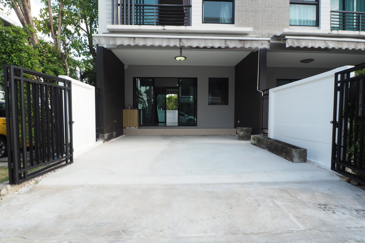 รูป ขาย ทาวน์โฮม 3 ชั้น บ้านกลางเมือง พระราม9-รามคำแหง ติดสวนสาธารณะ หลังมุม - รูปที่ 2/11