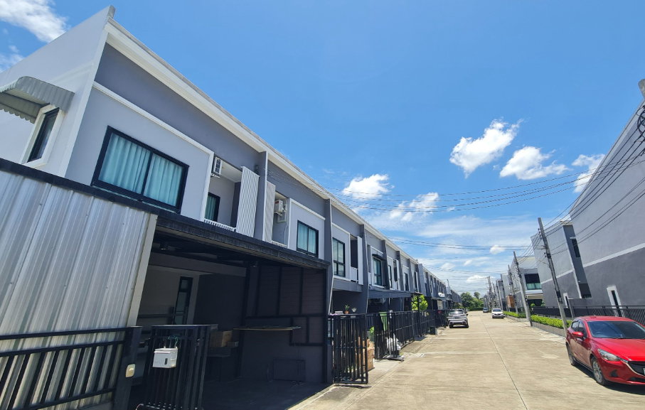 รูป ขายทาวน์โฮม 2 ชั้น ห้องริม ต่อเติมเต็มพื้นที่ โครงการธนานนท์ แลนด์ (ราชพฤกษ์-ชัยพฤกษ์) 3 ห้องนอน 2 ห้องน้ำ สภาพพร้อมอยู่ - รูปที่ 2/10
