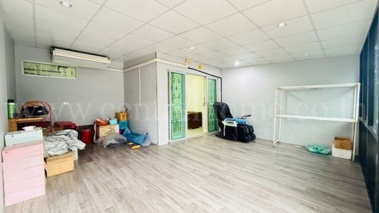 3-bed townhouse for sale, 119 sqm, 18 sq wah, The Connect Suksawat 26