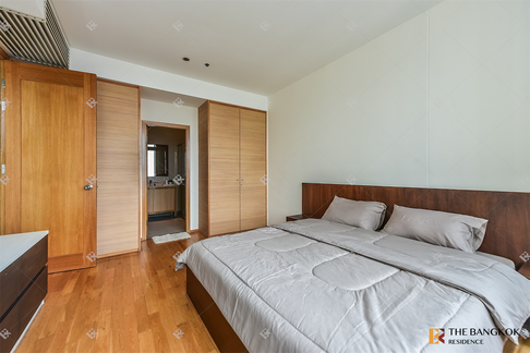 Comfortable and Ready to Move-in The Empire Place