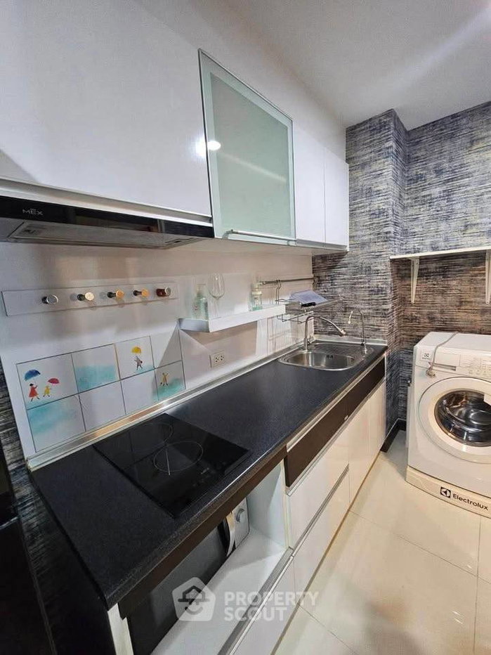 picture Studio Condo at Supalai Prima Riva Rama 3 - Narathiwas in Chong Nonsi (ID 2436098) - 8/21