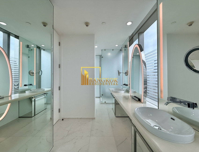 รูป 185 Rajadamri | Rare 3 Bed Duplex Luxury Condo in Prime Area - BR13916CD - รูปที่ 34/65
