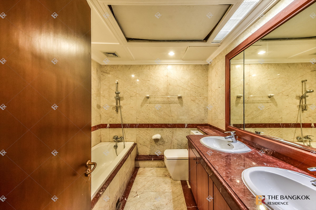 picture 💎💎All Season Mansion Rare Unit, Special Layout with Extra-Large Balcony in Wireless Road💎💎 - 10/14