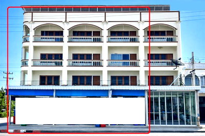 Shophouses for rent Muang Suphanburi Suphanburi : 3adjoining corner Makro SuphanBuri 509m Lotus's SuphanBuri 1.73km. 400 m.from Sa-nguan Ying Sch          