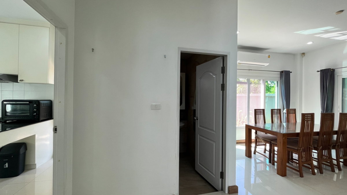 รูป บ้านเดี่ยว 2 ชั้น ให้เช่า | โครงการแสนสราญ หางดง เชียงใหม่ บ้านกว้าง พื้นที่เยอะ สวนข้างบ้าน พร้อมระเบียงขนาดใหญ่ - รูปที่ 9/20