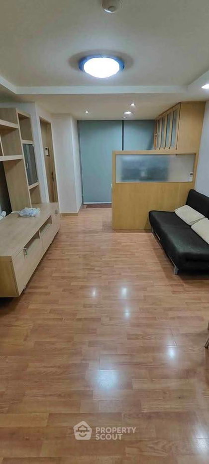 picture 1-BR Condo at The Kris Ratchada 17 near MRT Sutthisan (ID 3307188) - 3/9