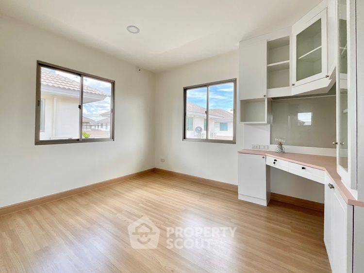 รูป บ้าน 4 ห้องนอน เลี้ยงสัตว์ได้ แกรนด์ วัลเล่ สุขุมวิท-เลี่ยงหนองมน (ID 3307678) - รูปที่ 11/17