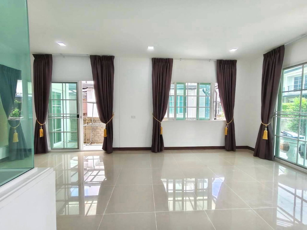รูป ขายด่วน บ้านสวย Golden Neo บางนา-สวนหลวง 4 ห้องนอน 3ห้องน้ำ 2ห้องครัว 2 จอดรถ เพียง 5.2 ลบ. - รูปที่ 2/20