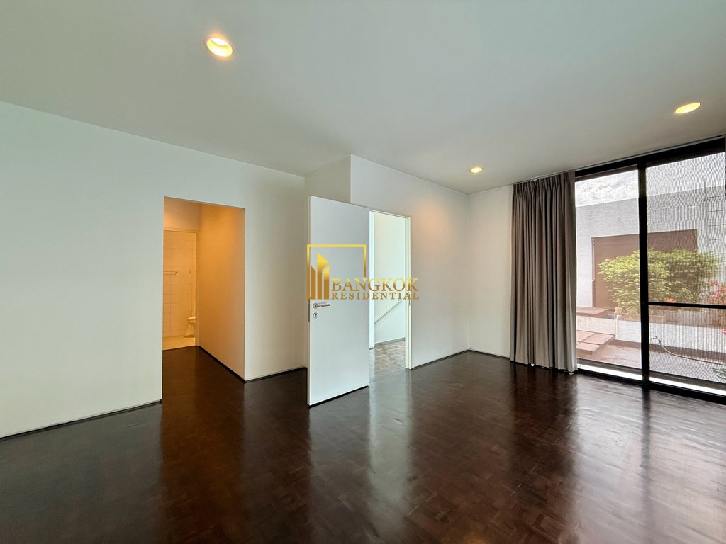 รูป Impressive 4 Bedroom House With Private Pool in Thonglor - BR27900SH - รูปที่ 35/52