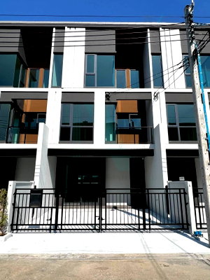 เช่าทาวน์โฮม กรุงเทพมหานคร : ให้เช่าทาวน์เฮาส์ 3 ชั้น บ้านกลางเมือง รามคำแหง 174 สเตชั่น 3 ห้องนอน 3 ห้องน้ำ