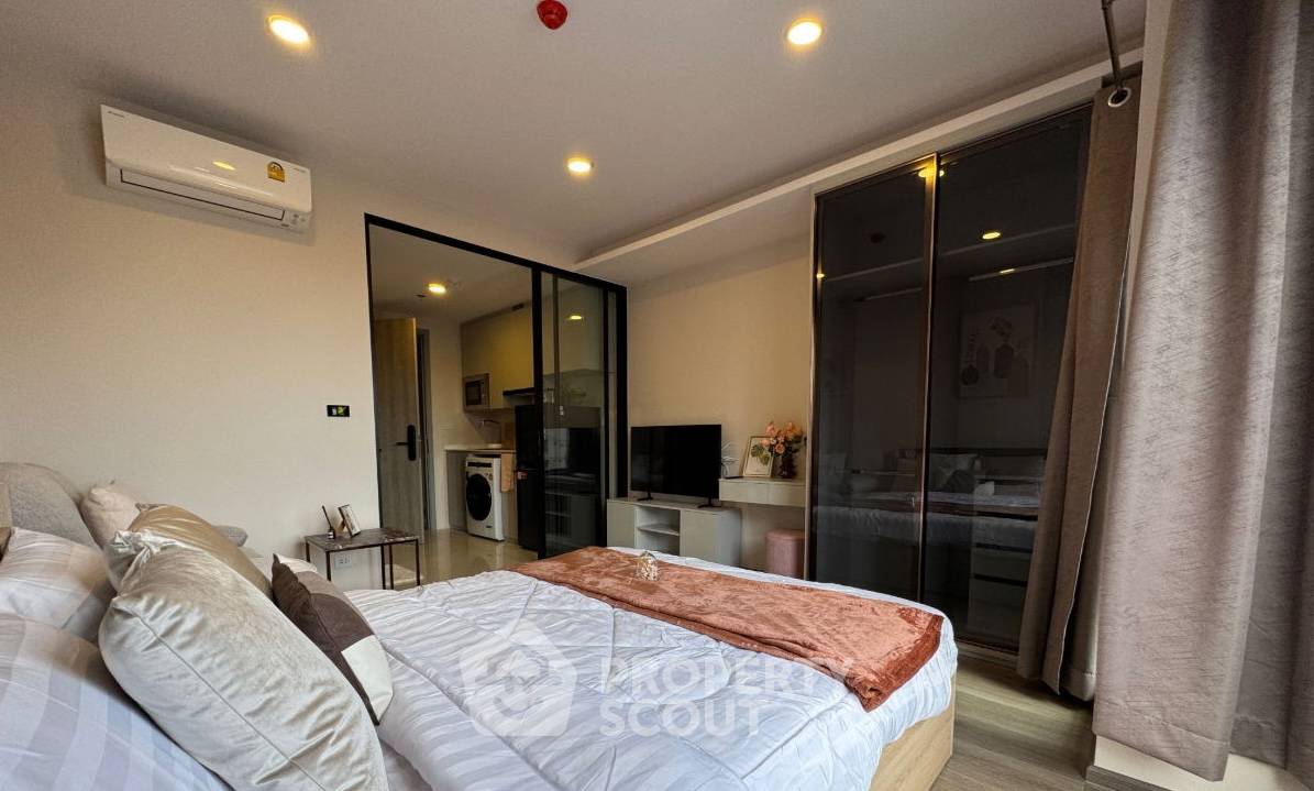 picture 26th-Floor 1-BR SOHO Bangkok Ratchada 200m To MRT Huai Khwang (ID 2678003) - 2/4