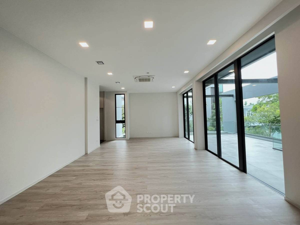 รูป บ้านเช่า 4 ห้องนอน ขนาด 421 ตร.ม. ในโครงการ Vive กรุงเทพกรีฑา (ID 3307261) - รูปที่ 1/50
