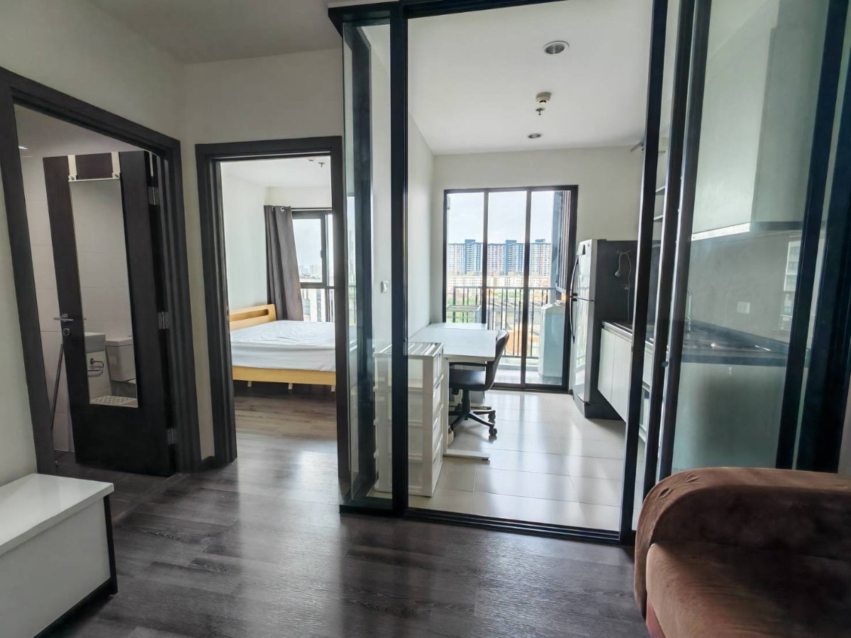 picture Shock price for rent at The base park west - 5/8