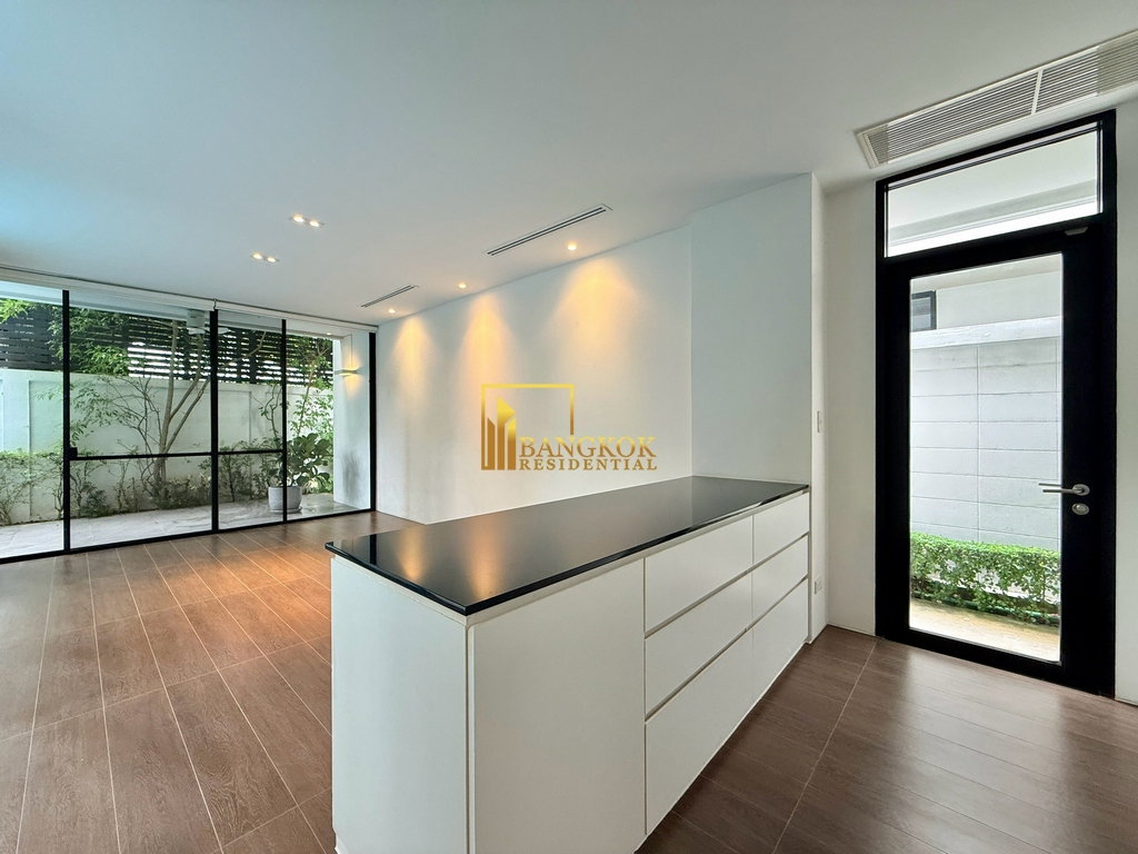 รูป Impressive 4 Bedroom House With Private Pool in Thonglor - BR27900SH - รูปที่ 11/52