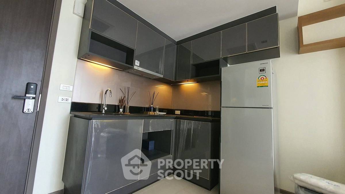 รูป ใกล้ BTS Wongwian Yai เพียง 200 ม. | 1 ห้องนอน Nye By Sansiri (ID 732053) - รูปที่ 3/7