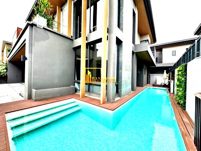 Twin houses for rent Bangkok : Siranin Residences Pattanakarn | Premium 5 Bed Luxury House - BR28377SH