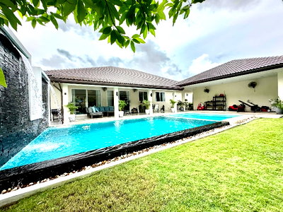 บ้านเดี่ยว ชลบุรี : ขายบ้านชั้นเดียวสไตล์โมเดิร์น
พร้อมสระว่ายน้ำ-ห้วยใหญ่ 
❌ ลดจาก 22,900,000
✅ ขายด่วนๆ 17,900,000 
