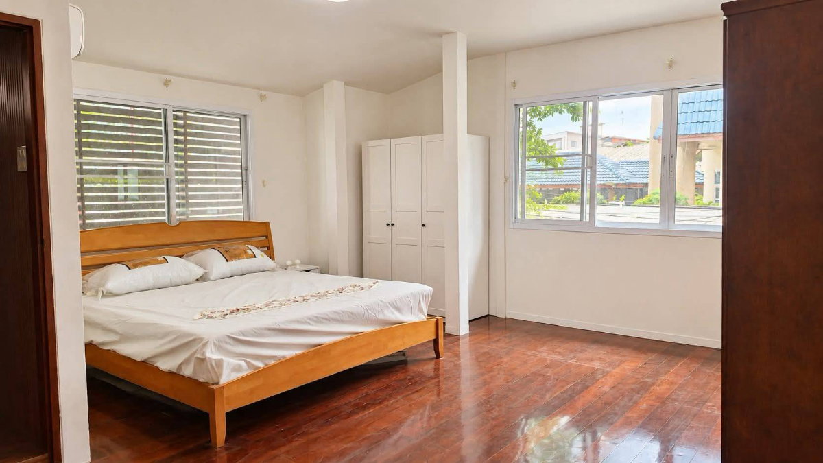 รูป LTH16182 - Pet Friendly House for Rent Sukhumvit 22 | 200 sq.m. | 2 Beds + 1 Flexible Room | 3 Baths | 2 Parking | 150K - รูปที่ 5/8