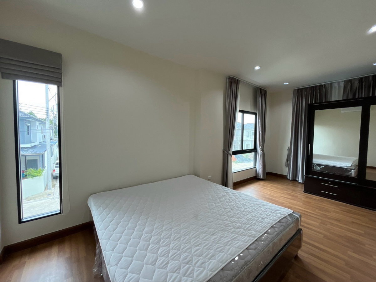 รูป 🏡🔥 ด่วน! ให้เช่า บ้านเดี่ยว 2 ชั้น CPN นิน วงแหวน–ลำลูกกา คลอง 6 4 ห้องนอน 3 ห้องน้ำเฟอร์นิเจอร์และเครื่องใช้ไฟฟ้าบางส่วน เดินทางสะดวก - รูปที่ 5/8