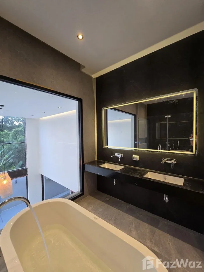picture ðĪ Pool Villa for Sale in Cape Yamu | Modern Black Villa ðĨ 6774294 - 50/50
