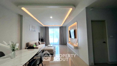 Townhouses for rent Samut Prakarn : 3-BR Townhouse at Pleno Sukhumvit - Bangna 4 in Bang Kaeo (ID 3308248)