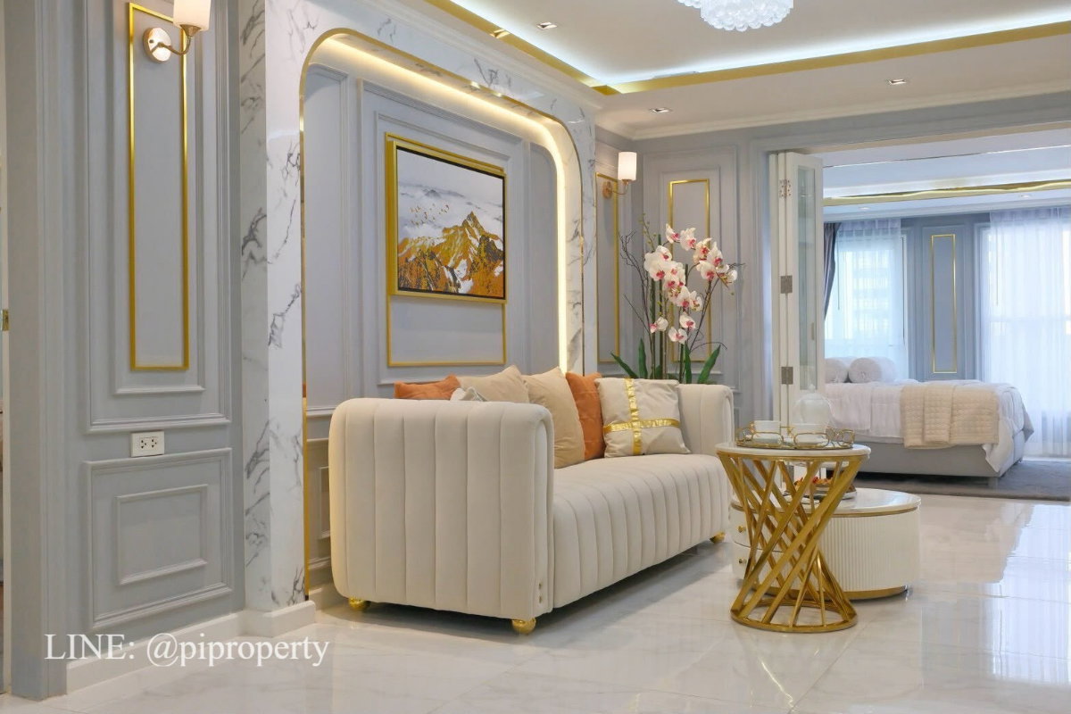 Rare 145 SQM Fully Furnished 2-Bedroom unit Oasis in the Heart of Siam. in Petch 9 Tower for rent.