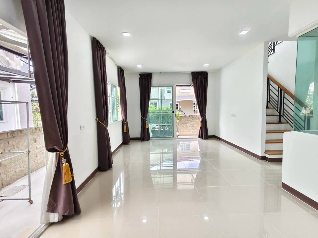 รูป ขายด่วน บ้านสวย Golden Neo บางนา-สวนหลวง 4 ห้องนอน 3ห้องน้ำ 2ห้องครัว 2 จอดรถ เพียง 5.2 ลบ. - รูปที่ 9/20