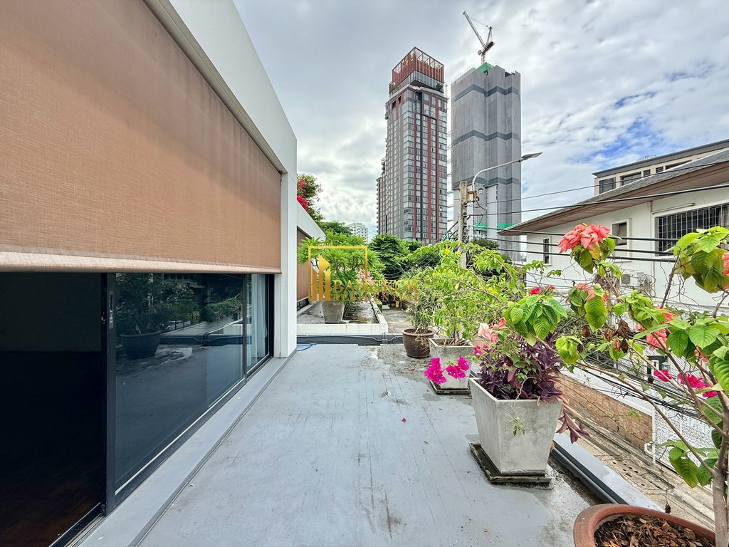รูป Impressive 4 Bedroom House With Private Pool in Thonglor - BR27900SH - รูปที่ 20/52