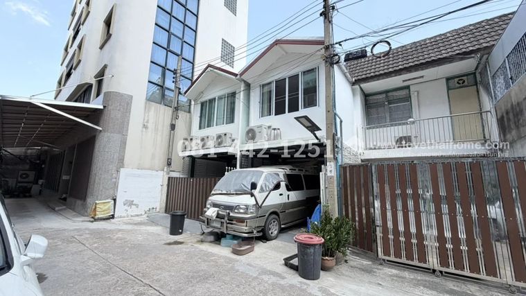 ขายทาวน์โฮม 2 ห้องนอน 15.3 ตร.ว. เขตสาทร