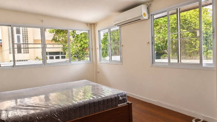 2-bed house for rent, 200 sqm, 100 sq wah, Watthana