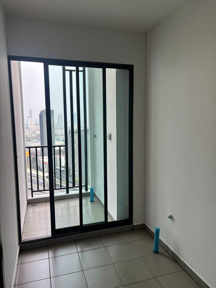 รูป Regent Home Wuttakat【𝐒𝐄𝐋𝐋 & 𝐑𝐄𝐍𝐓】🔥คอนโดที่ให้วิวพาโนรามา คุมโทนลงตัว เปลี่ยนทุกวันธรรมดาให้น่าอยู่ยิ่งขึ้น🔥 ติดต่อไลน์ไอดี: @hacondo - รูปที่ 4/6