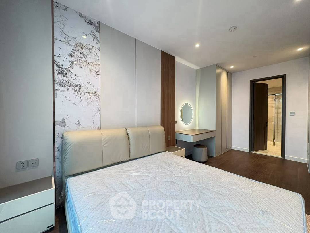 picture 31st-Floor 2-BR Condo At Supalai Icon Sathon Near MRT Silom (ID 3225166) - 9/17