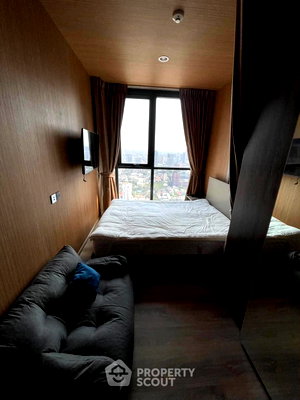 Condos for sale : 45th-Floor 1-BR Oka Haus Sukhumvit 36 Near BTS Thong Lor (ID 3299210)